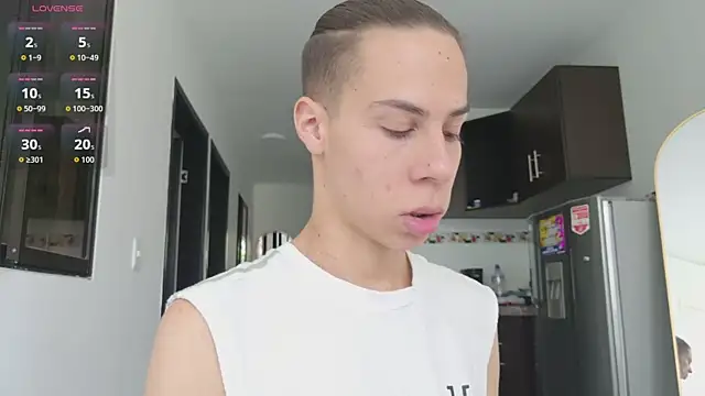 Snapshot of grey___27 chatting on 10, 4, 2026 grey 27 online show from 10, 4, 2026