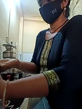 Snapshot of Mamta_Chaterjee chatting on 22, 12, 2024 Mamta Chaterjee online show from 22, 12, 2024