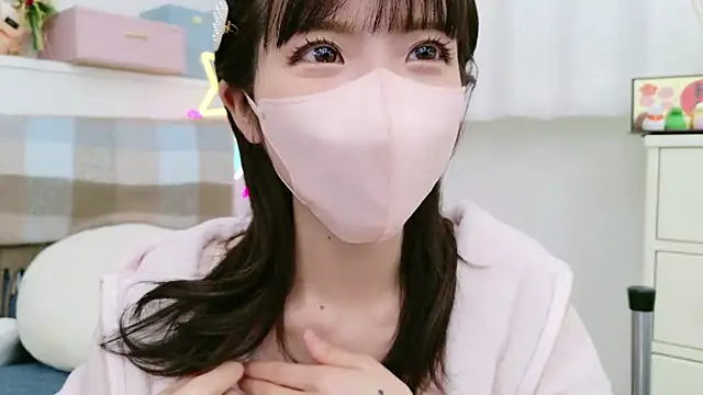 Snapshot of -minami- chatting on 5, 1, 2025 -minami- online show from 5, 1, 2025