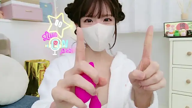 Snapshot of -minami- chatting on 10, 1, 2025 -minami- online show from 10, 1, 2025