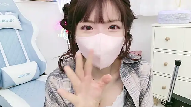 Snapshot of -minami- chatting on 22, 3, 2025 -minami- online show from 22, 3, 2025