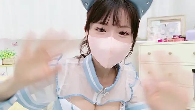 Snapshot of -minami- chatting on 13, 10, 2025 -minami- online show from 13, 10, 2025