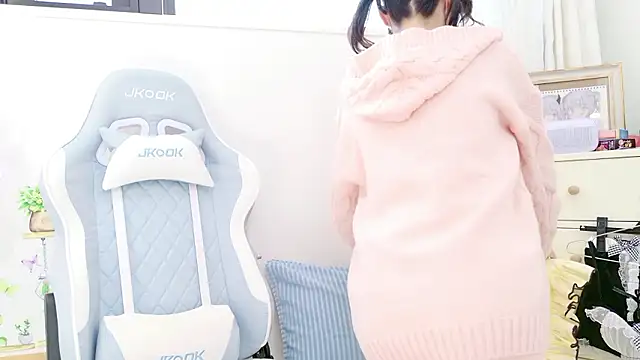 Snapshot of -minami- chatting on 22, 11, 2025 -minami- online show from 22, 11, 2025