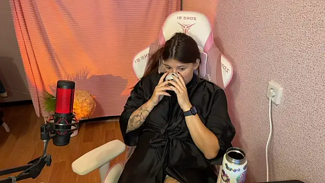 Snapshot of Katrin__kiss chatting on 1, 12, 2025 Katrin kiss online show from 1, 12, 2025