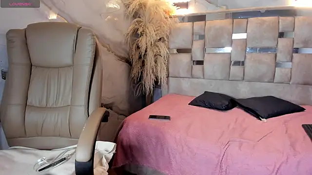 Danielaa a online show from 19, 4, 2026