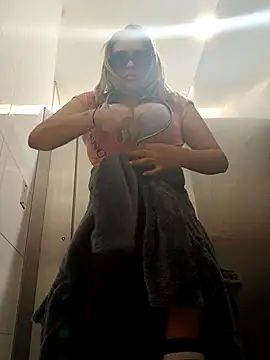 Snapshot of Afroditecash chatting on 22, 10, 2025 Afroditecash online show from 22, 10, 2025