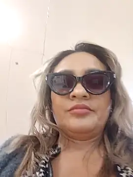 Snapshot of Afroditecash chatting on 29, 10, 2025 Afroditecash online show from 29, 10, 2025