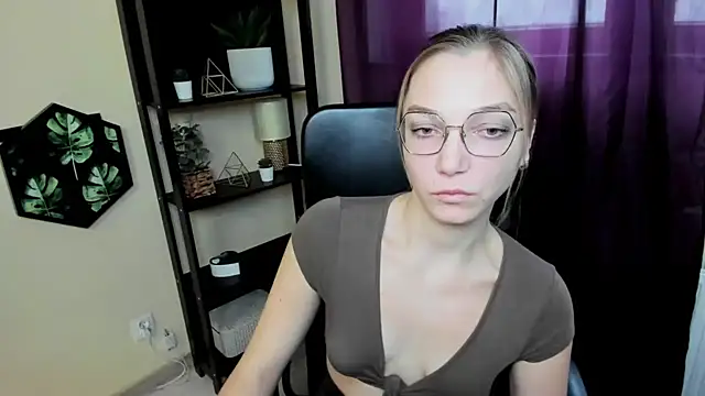 EmillyPlay online show from 14, 2, 2025