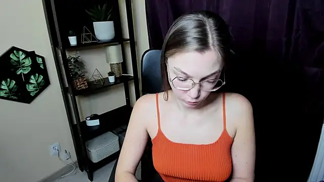 EmillyPlay online show from 19, 2, 2025