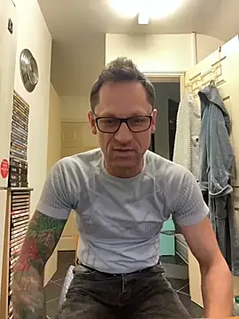 Snapshot of Yourhotboy_42 chatting on 8, 2, 2025 Yourhotboy 42 online show from 8, 2, 2025