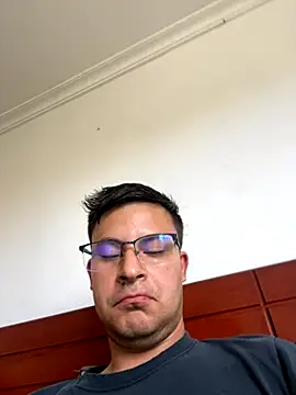 Snapshot of Nicolds14 chatting on 8, 11, 2025 Nicolds14 online show from 8, 11, 2025