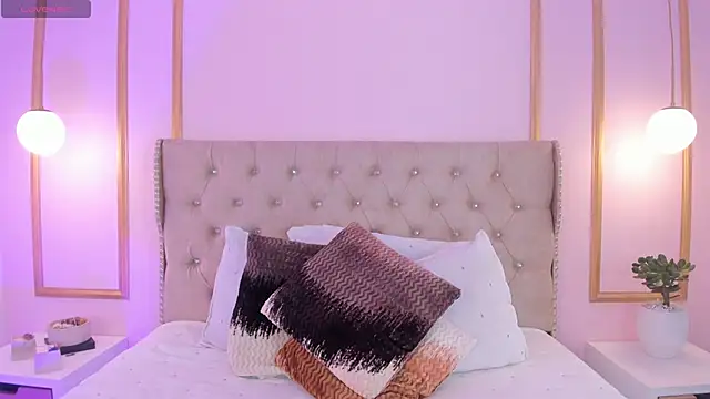 ivy collins online show from 21, 4, 2026