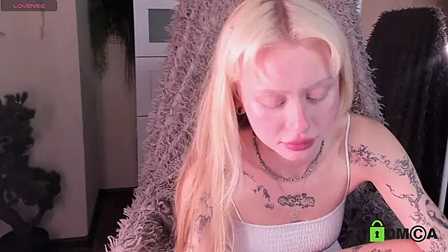 Snapshot of MalenaErnman chatting on 20, 6, 2026 MalenaErnman online show from 20, 6, 2026