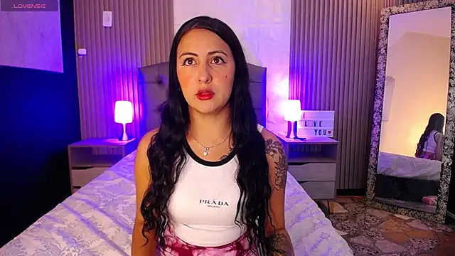 isabella smith  online show from 6, 2, 2025