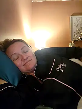 Snapshot of lady_charlyne chatting on 4, 3, 2025 lady charlyne online show from 4, 3, 2025