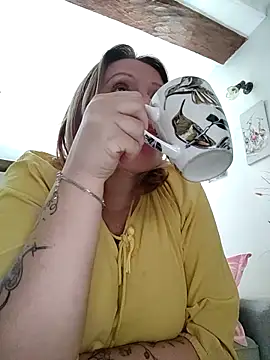 Snapshot of lady_charlyne chatting on 2, 10, 2025 lady charlyne online show from 2, 10, 2025