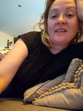 Snapshot of lady_charlyne chatting on 19, 11, 2025 lady charlyne online show from 19, 11, 2025