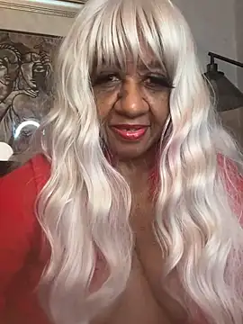 Snapshot of BreanaDivine chatting on 6, 3, 2026 BreanaDivine online show from 6, 3, 2026