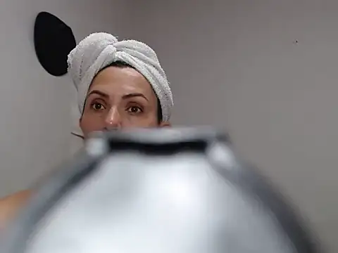 Chantal hott online show from 20, 1, 2025