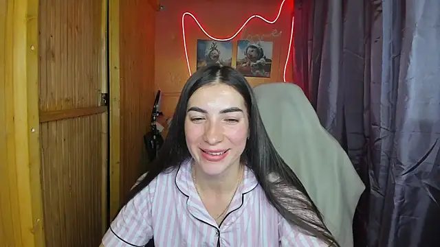 Snapshot of Fiery_Brunette_ chatting on 19, 2, 2025 Fiery Brunette  online show from 19, 2, 2025