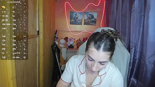 Snapshot of Fiery_Brunette_ chatting on 25, 2, 2025 Fiery Brunette  online show from 25, 2, 2025