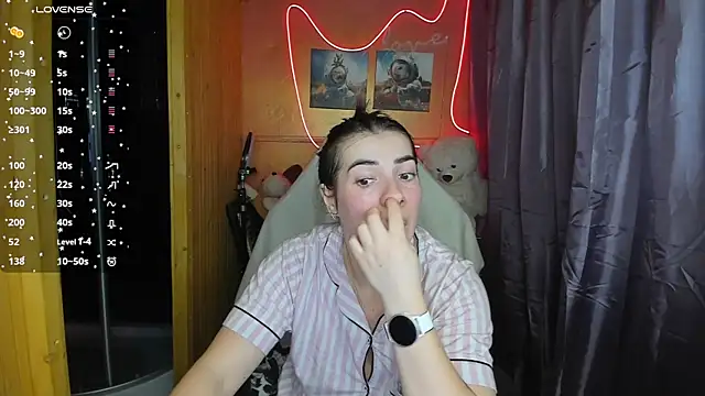 Snapshot of Fiery_Brunette_ chatting on 28, 2, 2025 Fiery Brunette  online show from 28, 2, 2025