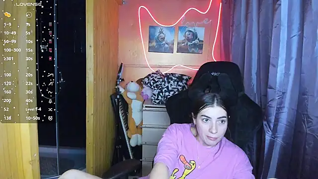 Snapshot of Fiery_Brunette_ chatting on 6, 3, 2025 Fiery Brunette  online show from 6, 3, 2025