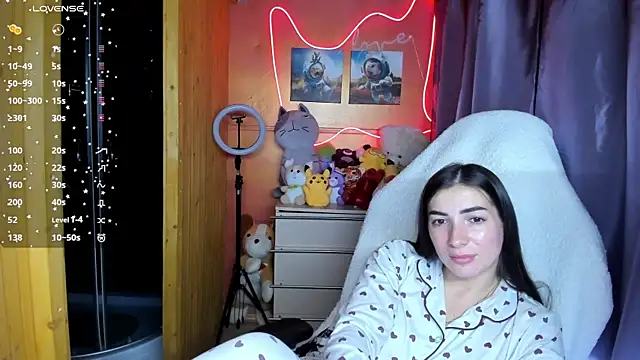 Snapshot of Fiery_Brunette_ chatting on 21, 9, 2025 Fiery Brunette  online show from 21, 9, 2025