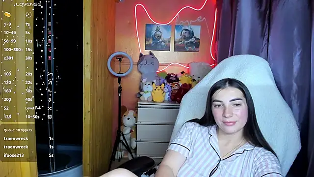 Snapshot of Fiery_Brunette_ chatting on 22, 9, 2025 Fiery Brunette  online show from 22, 9, 2025