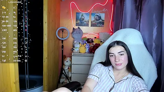 Snapshot of Fiery_Brunette_ chatting on 23, 9, 2025 Fiery Brunette  online show from 23, 9, 2025