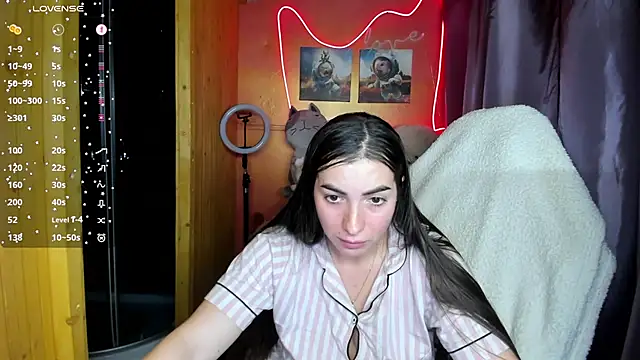 Snapshot of Fiery_Brunette_ chatting on 6, 10, 2025 Fiery Brunette  online show from 6, 10, 2025