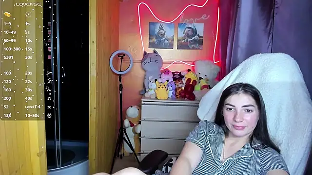 Snapshot of Fiery_Brunette_ chatting on 13, 10, 2025 Fiery Brunette  online show from 13, 10, 2025