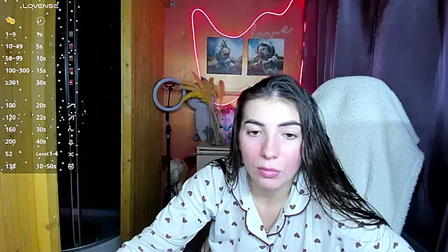 Fiery Brunette  online show from 2, 12, 2025