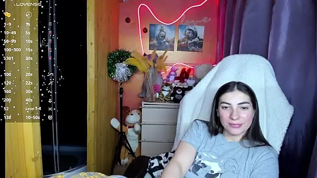 Fiery Brunette  online show from 13, 1, 2026