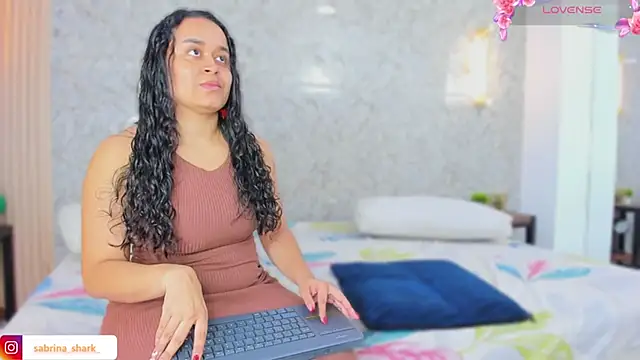 Snapshot of sabrina_shark_ chatting on 3, 12, 2025 sabrina shark online show from 3, 12, 2025