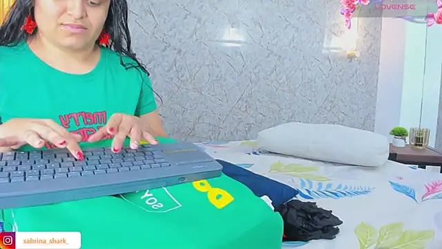 Snapshot of sabrina_shark_ chatting on 5, 12, 2025 sabrina shark online show from 5, 12, 2025