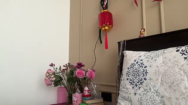 ChocolateCakeQueen online show from 3, 3, 2025