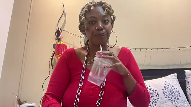 ChocolateCakeQueen online show from 7, 3, 2025