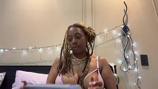 ChocolateCakeQueen online show from 15, 3, 2025