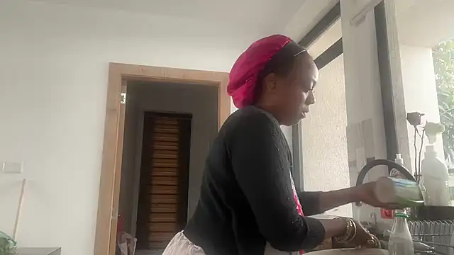 ChocolateCakeQueen online show from 18, 10, 2025