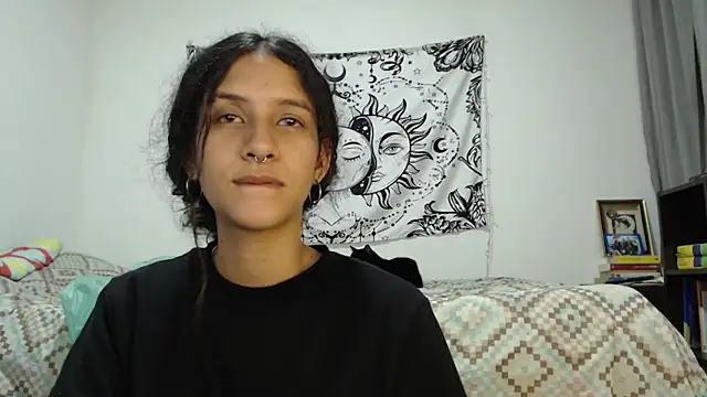 Snapshot of AlinaWoolf_ chatting on 6, 3, 2025 AlinaWoolf online show from 6, 3, 2025