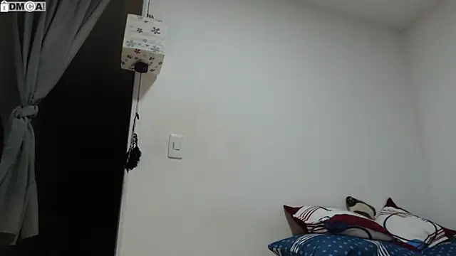 Snapshot of AlinaWoolf_ chatting on 4, 11, 2025 AlinaWoolf online show from 4, 11, 2025