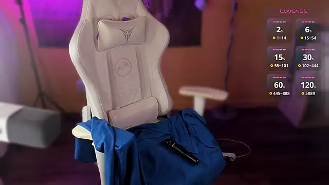 Snapshot of CutieMaevee chatting on 22, 11, 2025 CutieMaevee online show from 22, 11, 2025