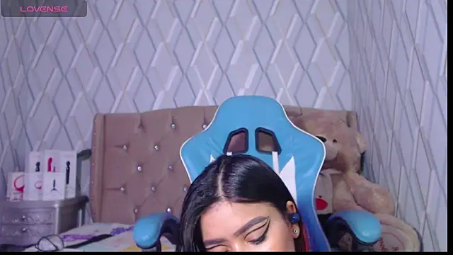 NicolleTaylor online show from 1, 2, 2025