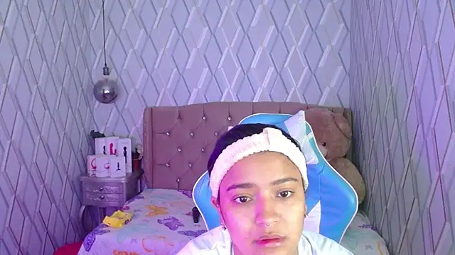 NicolleTaylor online show from 16, 2, 2025