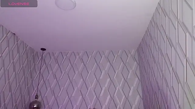 NicolleTaylor online show from 26, 2, 2025