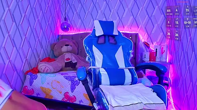 NicolleTaylor online show from 11, 9, 2025