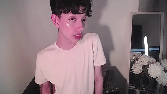 Snapshot of lyamthommpson chatting on 8, 2, 2025 lyamthommpson online show from 8, 2, 2025