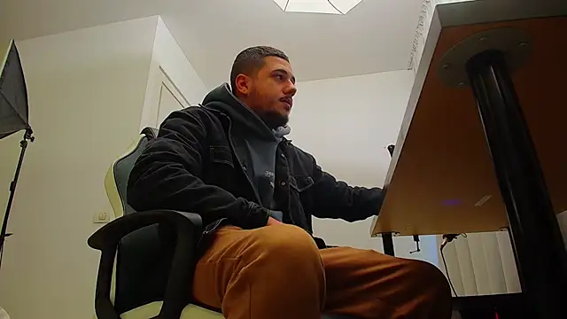 JoshKnights online show from 7, 10, 2025