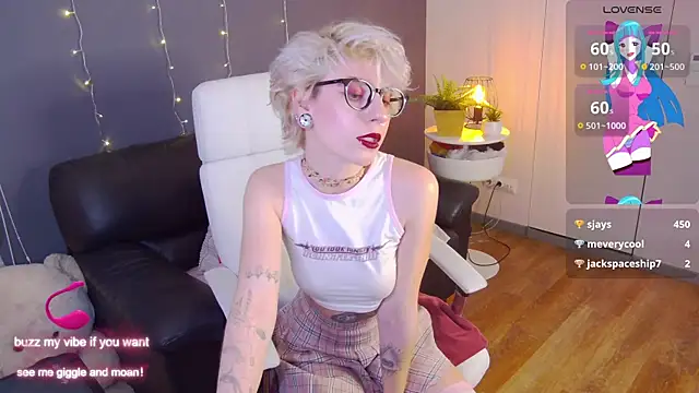 Snapshot of _Moonlight_t chatting on 8, 2, 2025 Moonlight t online show from 8, 2, 2025